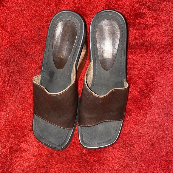Platform sandals
